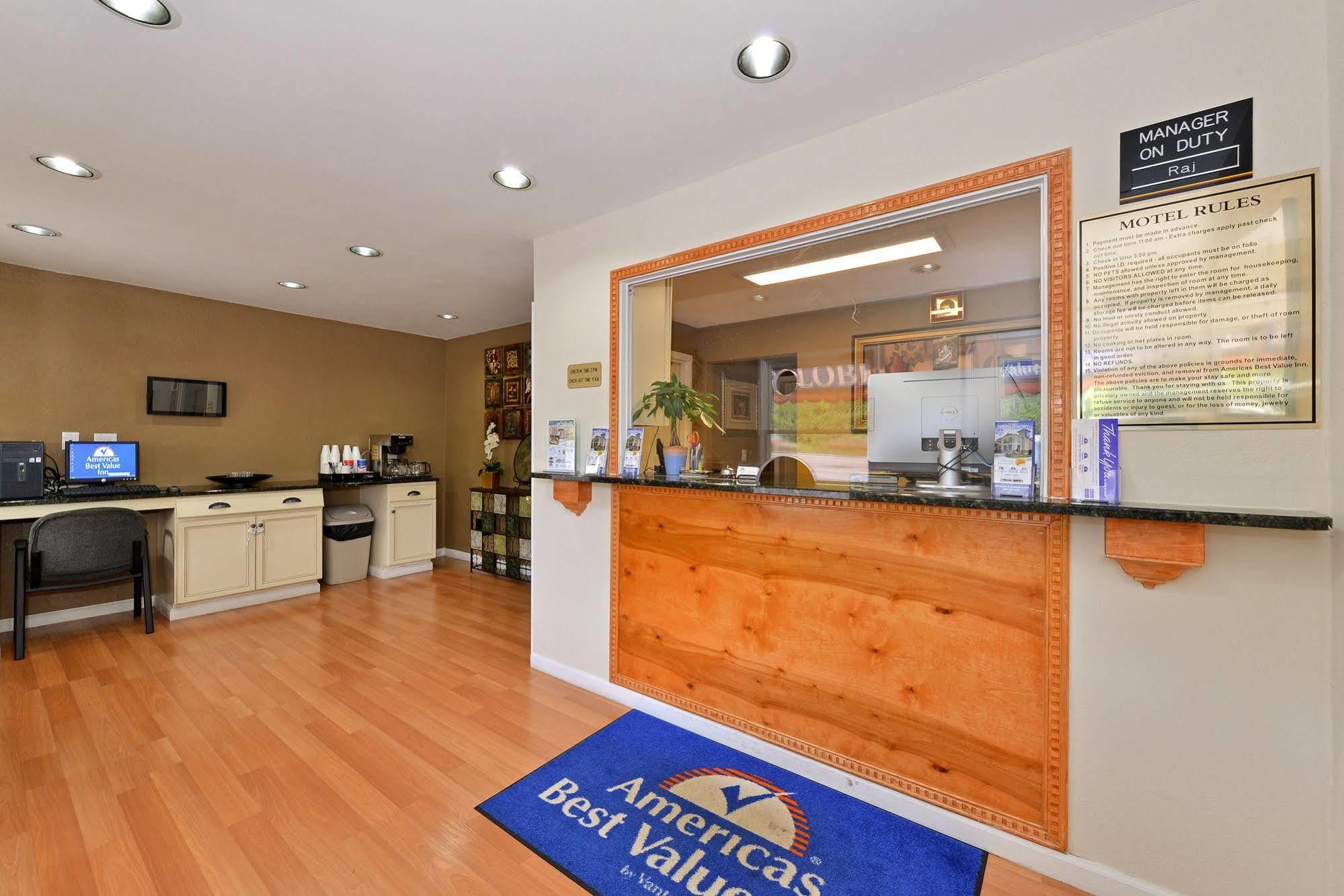 Americas Best Value Inn Near Downtown Nashville Bagian luar foto